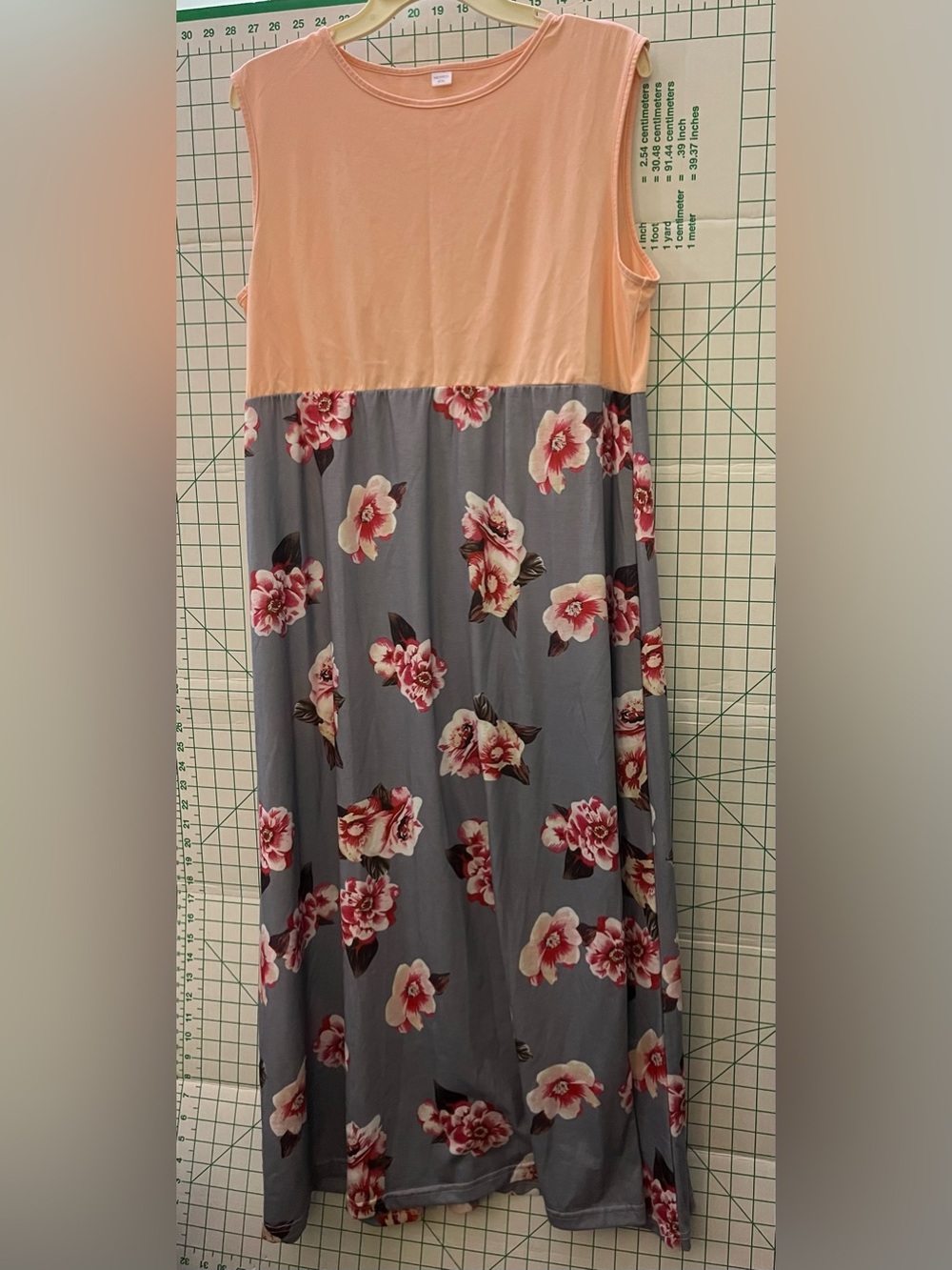 Peach & Grey Floral Sleeveless Maxi Dress - Size 2X
